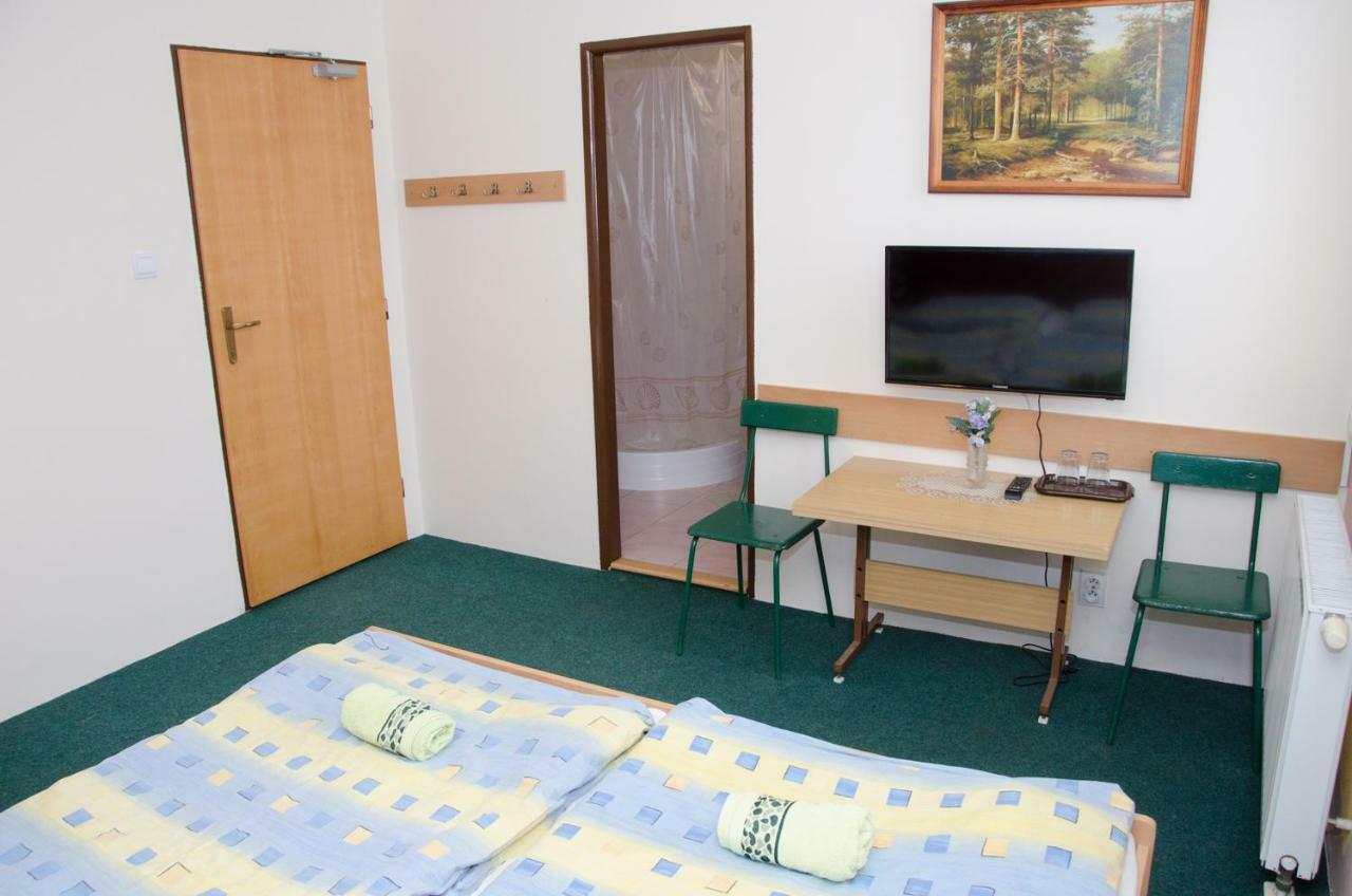 Turisticka Ubytovna Osada Liptovská Osada Exteriör bild